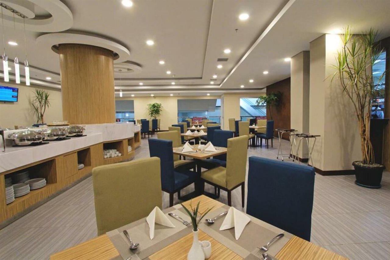 Anara Sky Kualanamu Hotel Medan Buitenkant foto