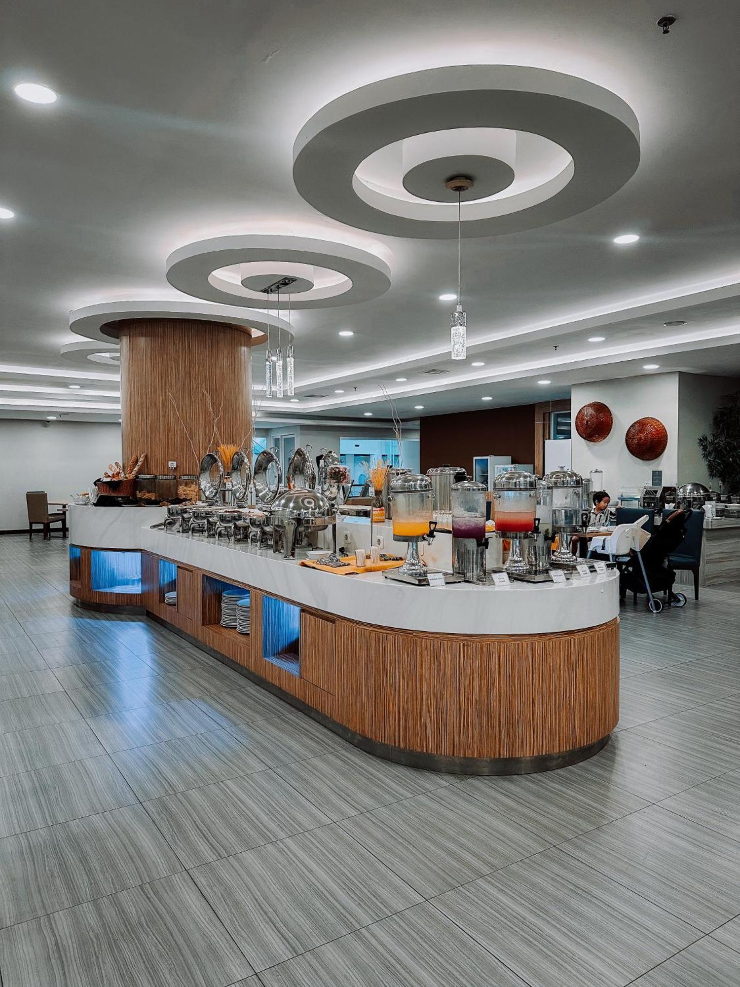 Anara Sky Kualanamu Hotel Medan Buitenkant foto