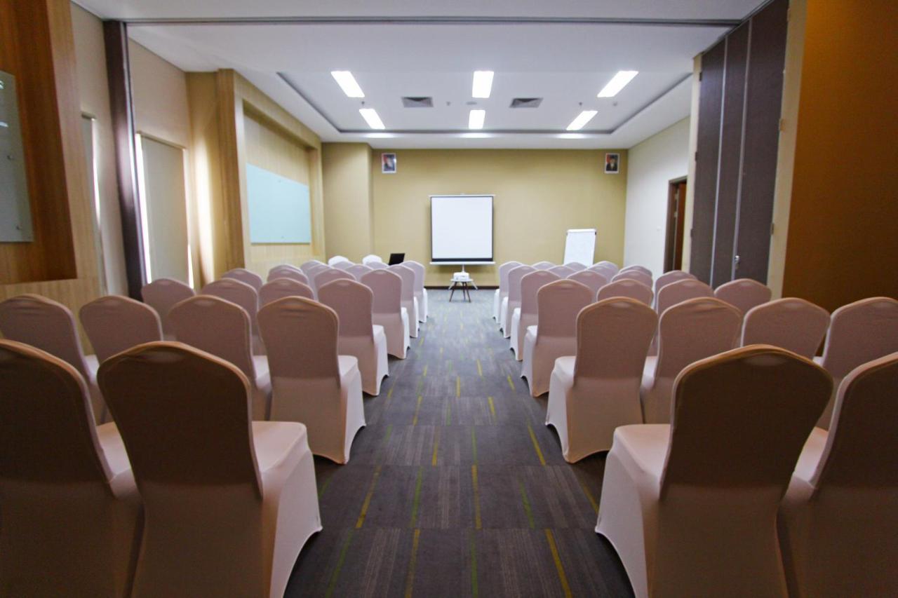 Anara Sky Kualanamu Hotel Medan Buitenkant foto